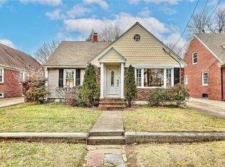 636 Pleasant Valley Pkwy, Providence, RI 02908