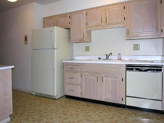 3rd image of 17027 W 130TH Avenue