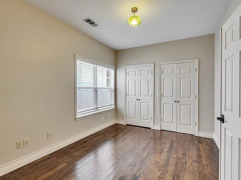 918 Knox St — Photo 22