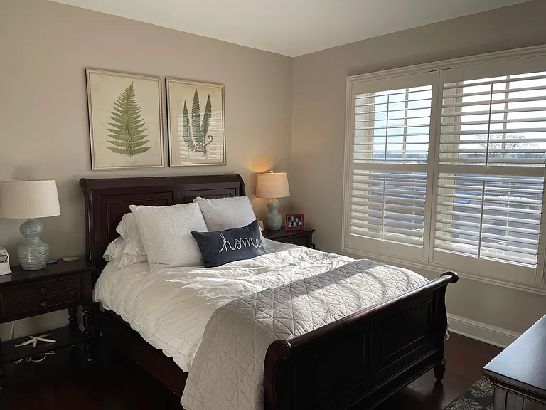 Bedroom with queen bed