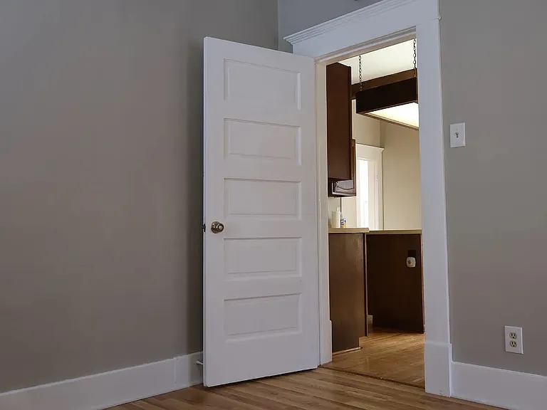 515 S Vine St — Photo 24