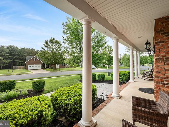 4th image of 102 Camaruge Ct