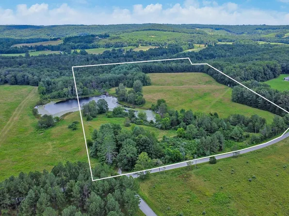 9109 Newton Rd, Crossville, TN 38572