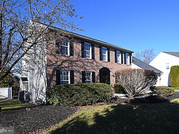 3rd image of 110 Greenfield Ln