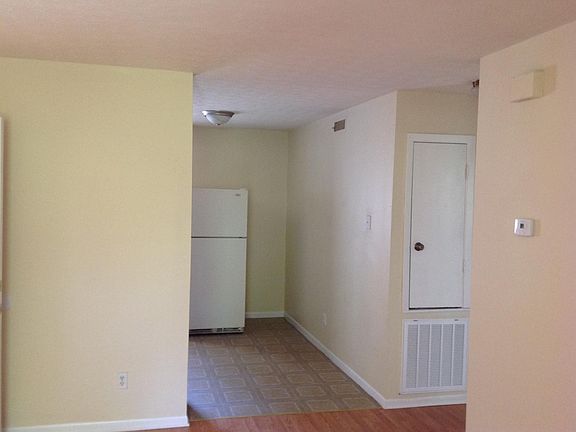 4th image of 3305 Garden Dr APT 4