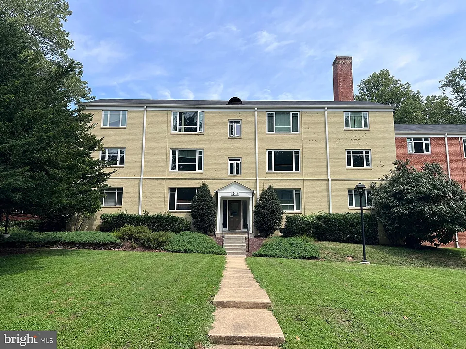 10413 Montrose Ave #M-201