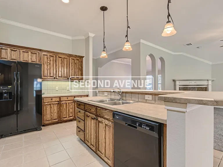 302 Charlie Way — Photo 4