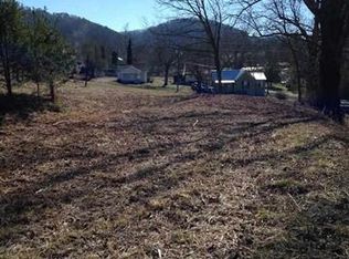 Babcock St, Tellico Plains, TN 37385