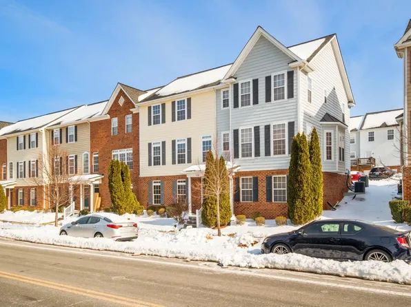 1380 Timberwood Blvd, Charlottesville, VA 22911