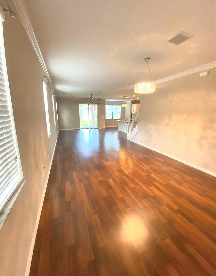 4 bed, 2566 sqft, $2,950 — Photo 2