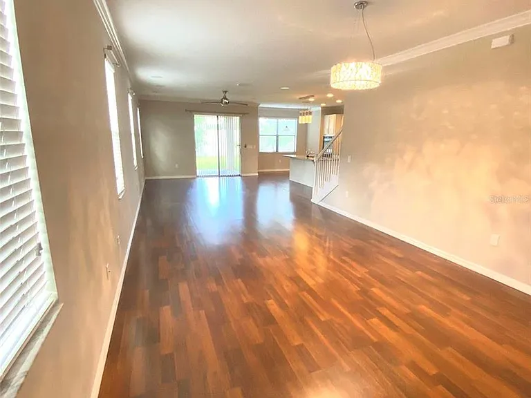 10007 Leyburn Ct — Photo 2