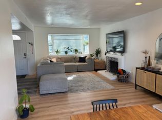 814 Jennifer Ln #A, Costa Mesa, CA 92626