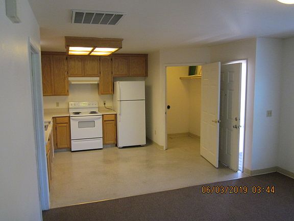 4th image of 9514 Hinton Ave #9516
