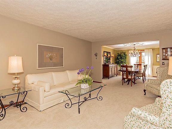 4th image of 8851 Kings Orchard Trl