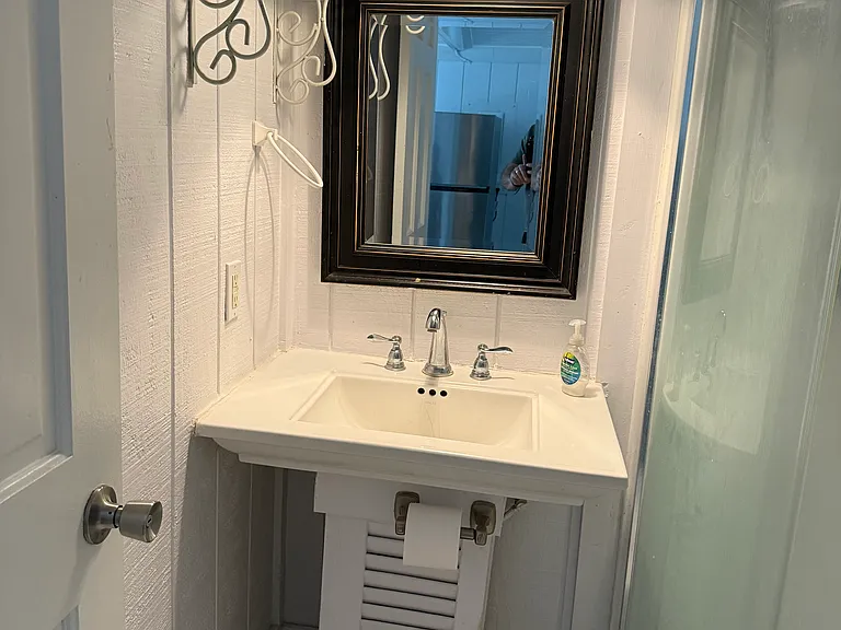 249 Orange Pl #B — Photo 5
