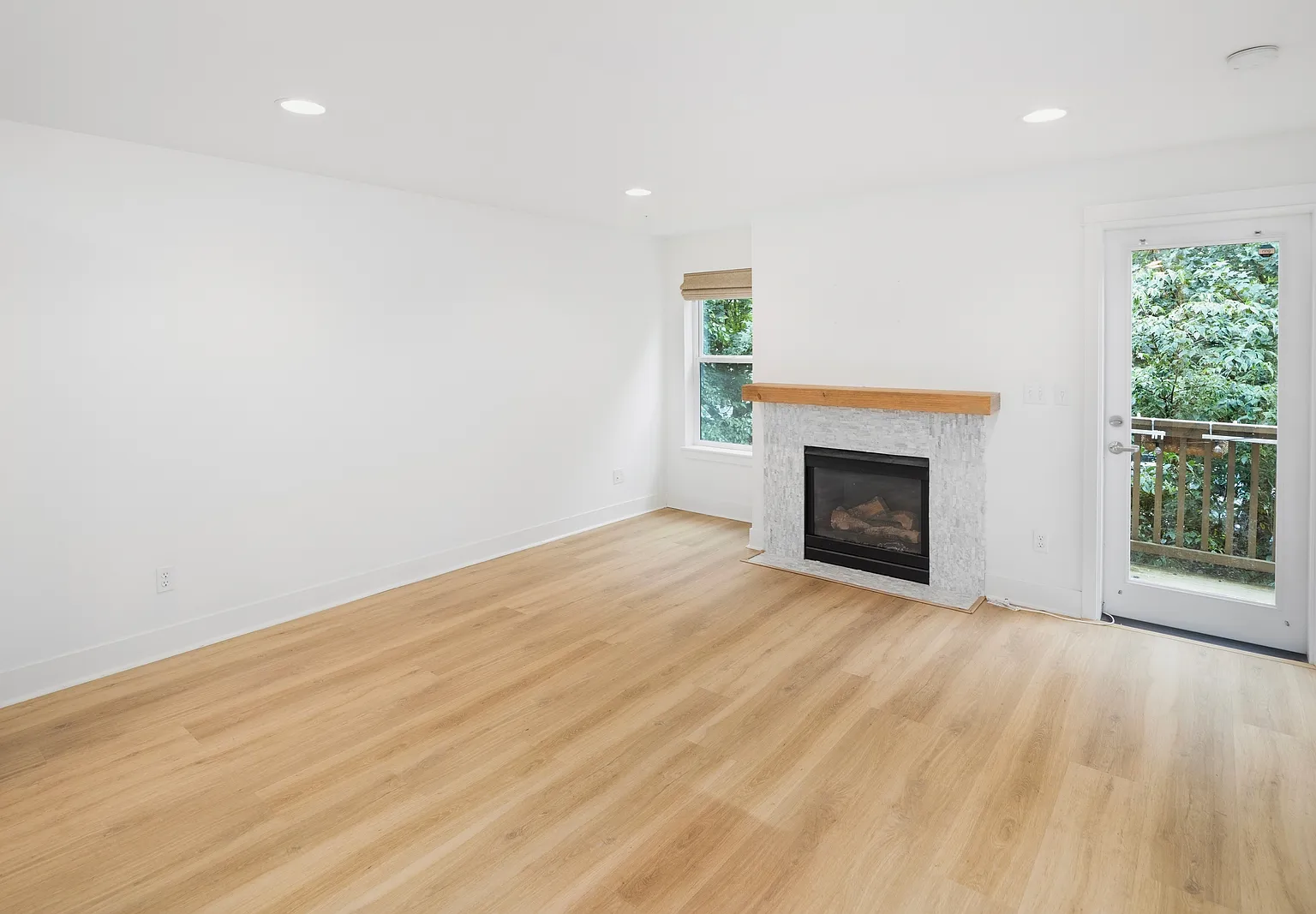 2 bed, 1060 sqft, $2,950 — Photo 4
