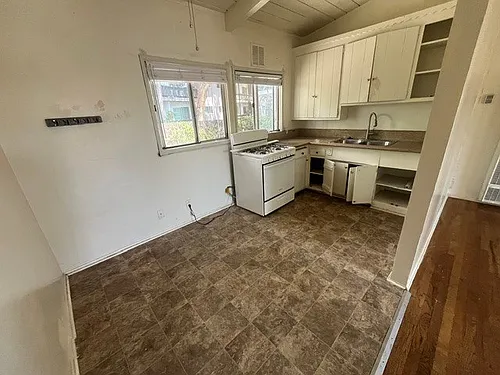 Floor plan 2 Bedroom. 1 Bath. 0 Half