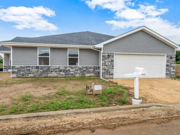 135 Bristle Way, Edgerton, WI 53534