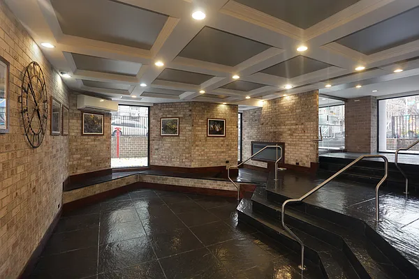 Rented by Manhattan Skyline | media 8