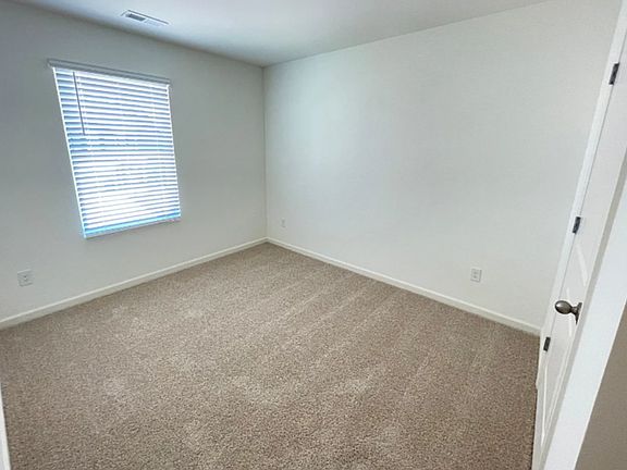 5th image of 229 Chelsea Park Cir