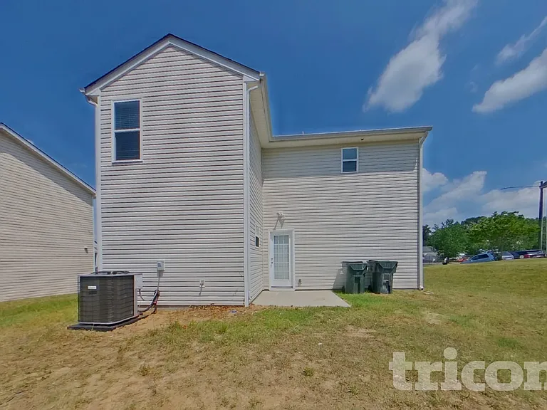 917 Redford Ln — Photo 16