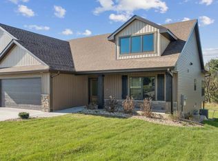 657 Maclan Ct, Iowa City, IA 52246