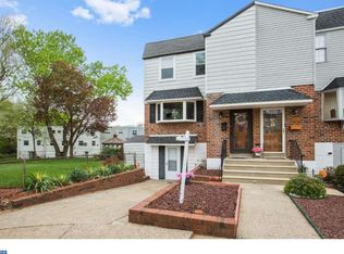 4422 Crosland Rd, Philadelphia, PA 19154