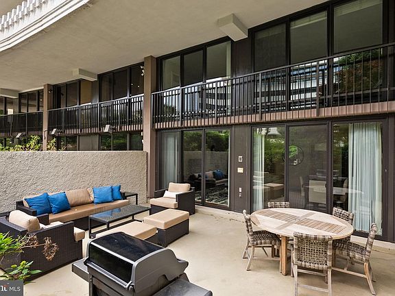 5th image of 700 New Hampshire Ave NW #105