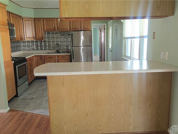 4th image of 40 Walnut Pl