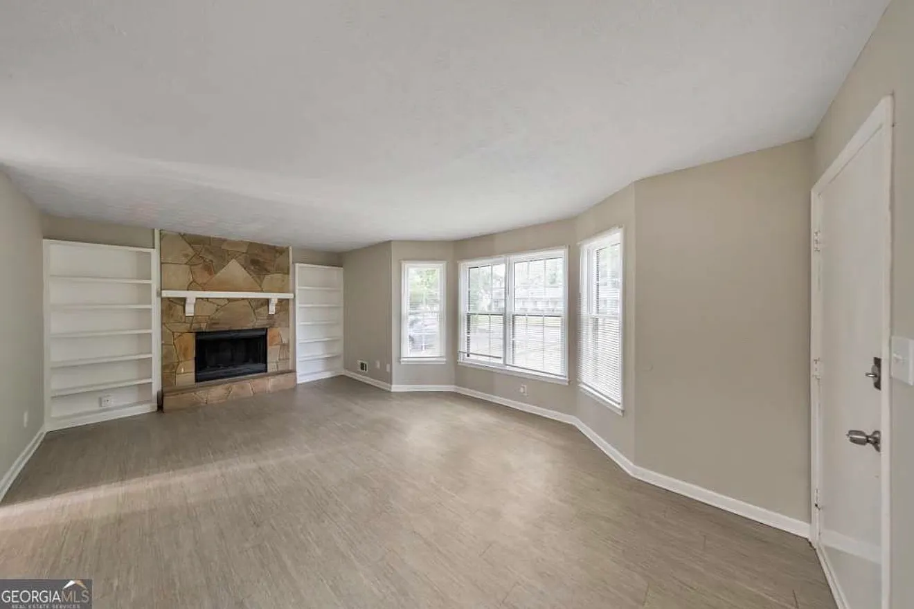 3 bed, 1.5 bath, 1680 sqft, $1,850 — Photo 3