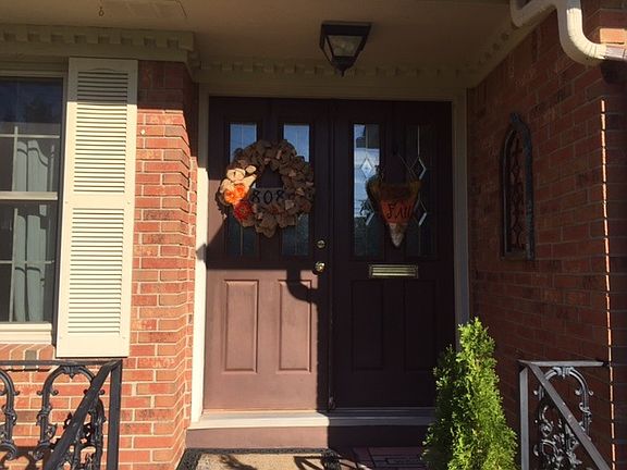 2nd image of 808 Usher St