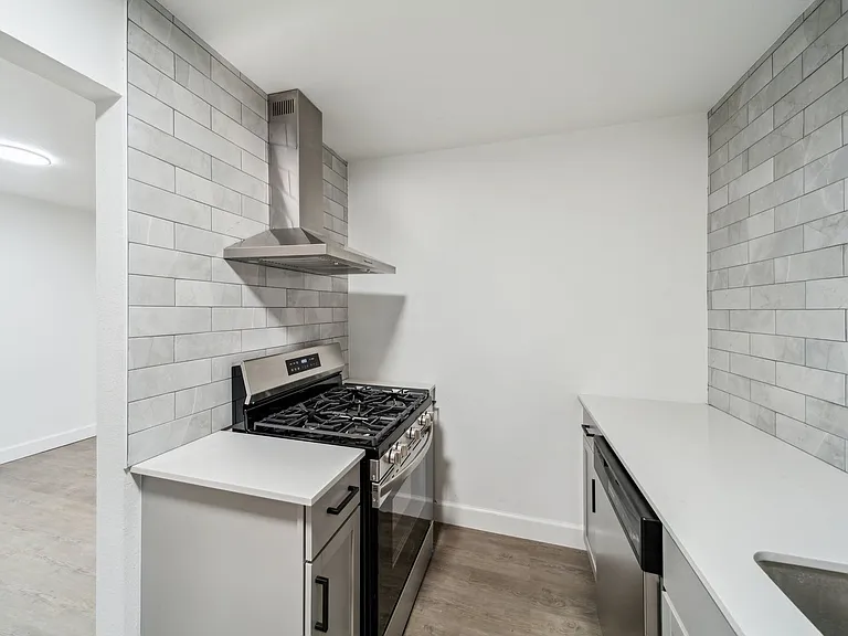 The Elms by ONYX *UNDER NEW MANAGEMENT* Now Offering FREE Prorated Rent! — Photo 25