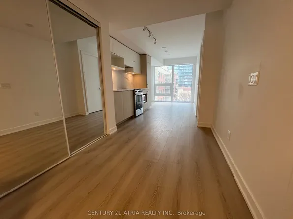 100 Queen St E, Toronto, ON