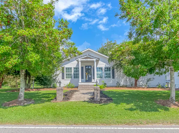 17333 Peacock Road, Whiteville, NC 28472
