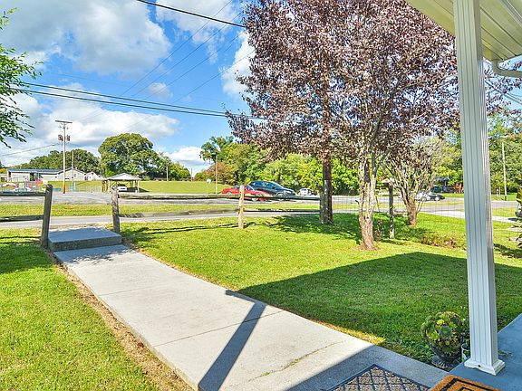 4th image of 224 May Ave