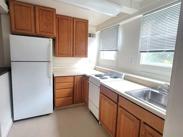 415 & 417 N Kentucky St — Photo 3