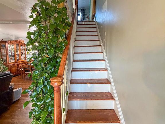 4th image of 475 Robbins St