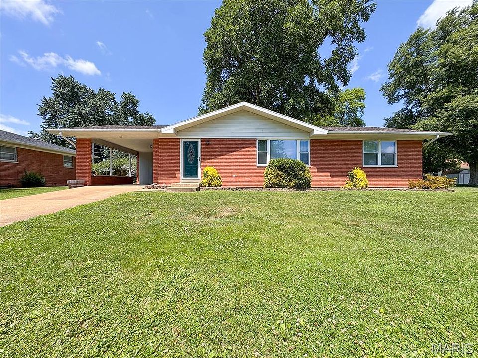 1st image of 915 Circle Dr