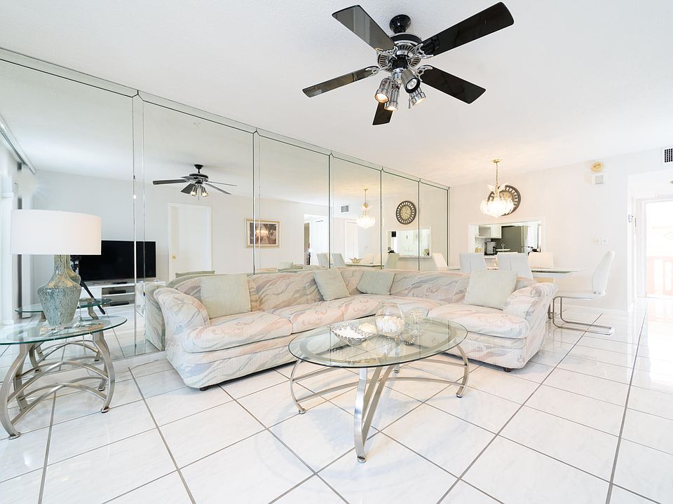 1st image of 215 SE 3rd Avenue #405a