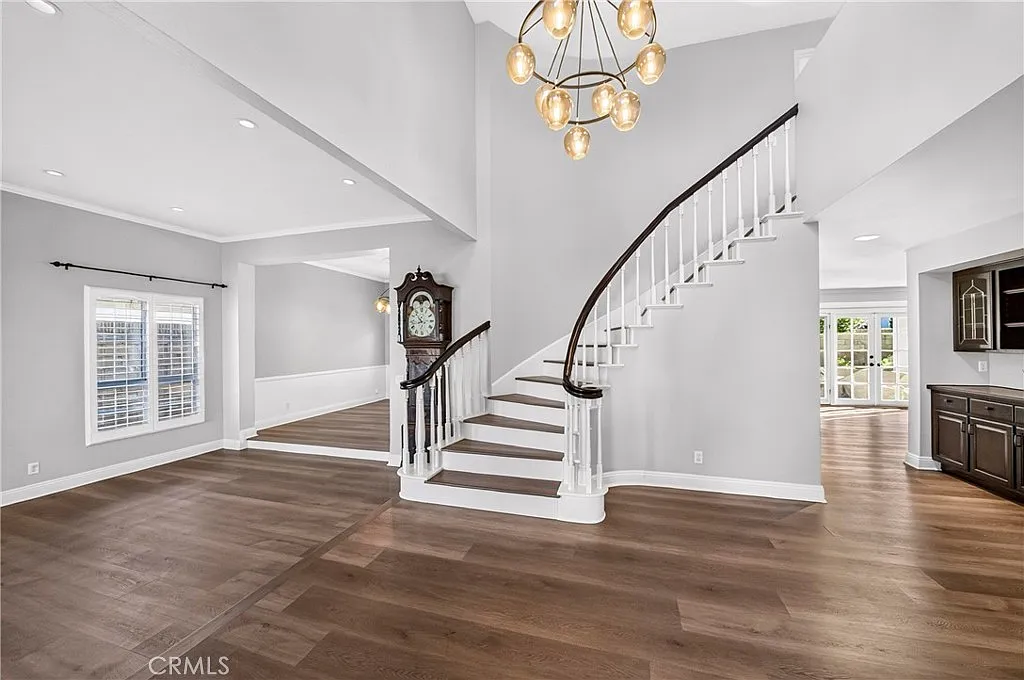 5 bed, 2833 sqft, $6,500 — Photo 3