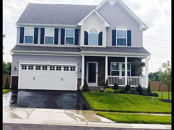 2nd image of 321 Daphne Ct