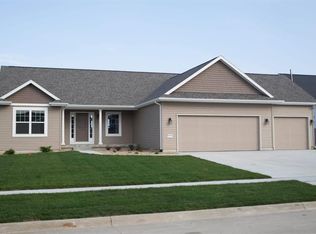 1324 Rocky Ridge Rd, Cedar Falls, IA 50613