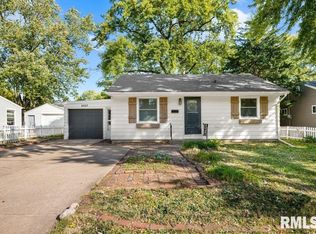 2037 N Fairmount St, Davenport, IA 52804