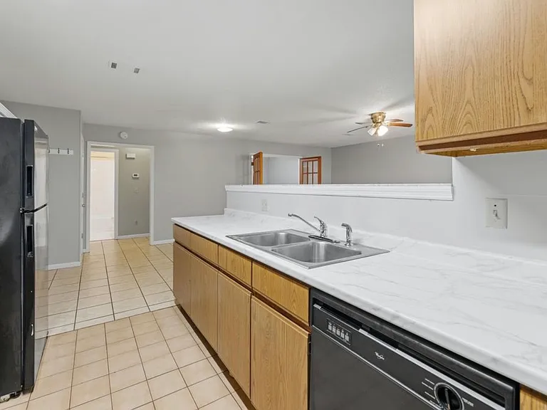 Fisher Ln — Photo 14