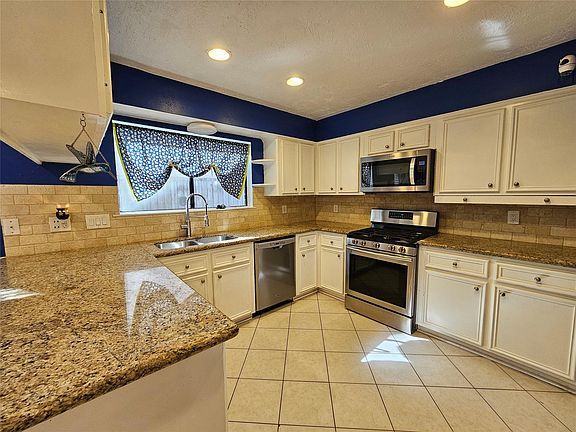 3rd image of 16418 Rainbow Lake Rd