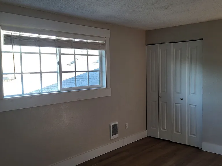 newly updated 2 bed 1 bath apartment in North Auburn $1775 — Photo 4