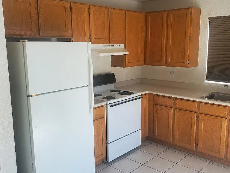 3080 Caliente Dr #102 — Photo 7