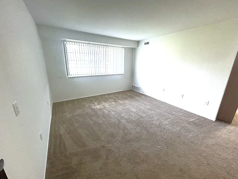 Charter Oaks Apartments — Photo 105