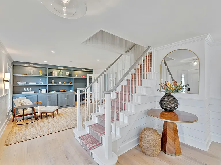 110 Sleepy Hollow Ln — Photo 16