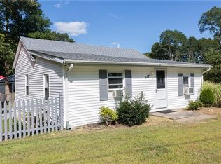 317 Namquid Dr, Warwick, RI 02888
